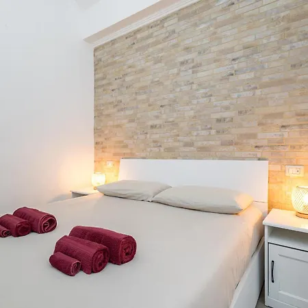 公寓 Domus Enea - Colosseo Termini 罗马