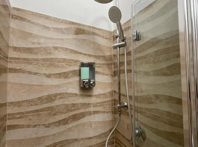 Apartment Domus Enea - Colosseo Termini