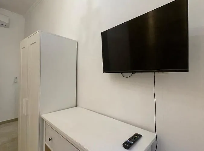 Apartment Domus Enea - Colosseo Termini *